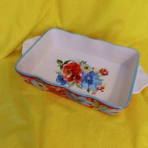 Pioneer Woman casserole dish
